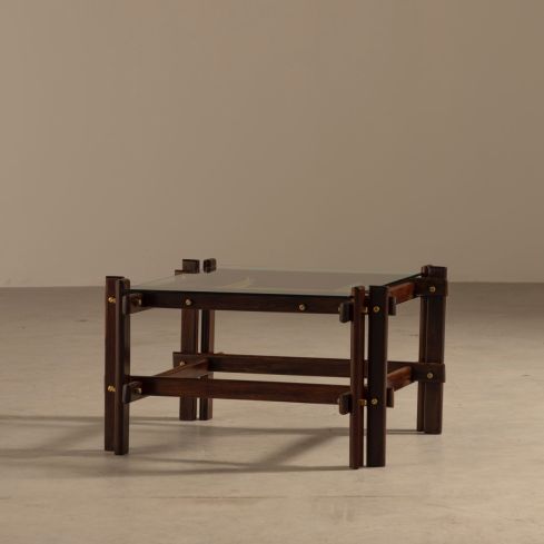 mesa lateral 'oito pés' . design modernista brasileiro
