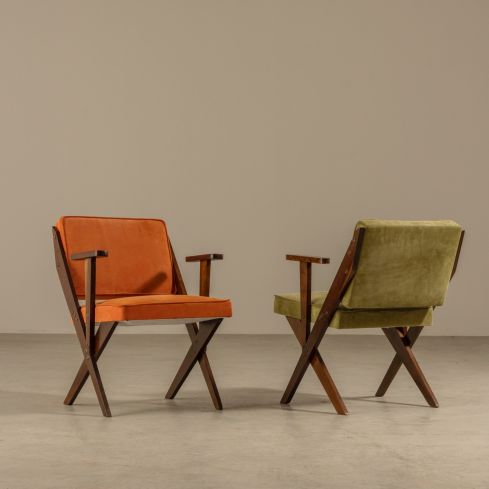 par de cadeiras em compensado . design modernista brasileiro