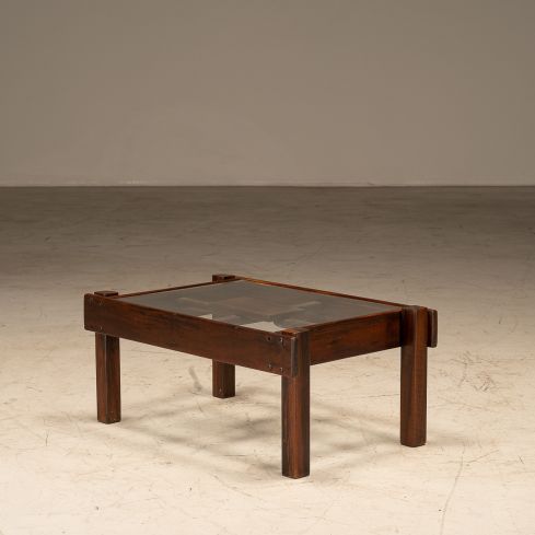 mesa de centro em madeira maciça