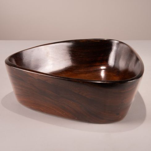 bowl triangular  . anônimo 