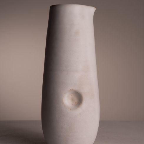 vaso cerâmica branca . nelise ometto 